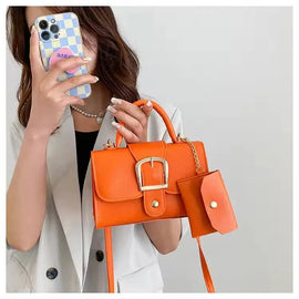 👜 Zoom Produit : AMS – Mini Sac Bandoulière Femme | Élégance & Design au Quotidien - AMS Officiel