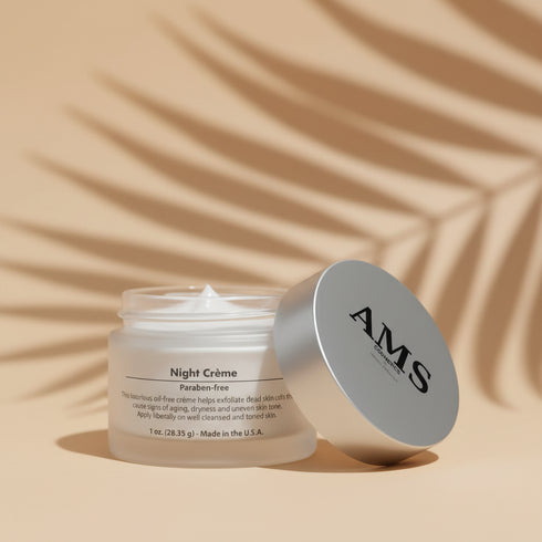 AMS Night Crème – Fond Beige Chaud & Ombres Palmier